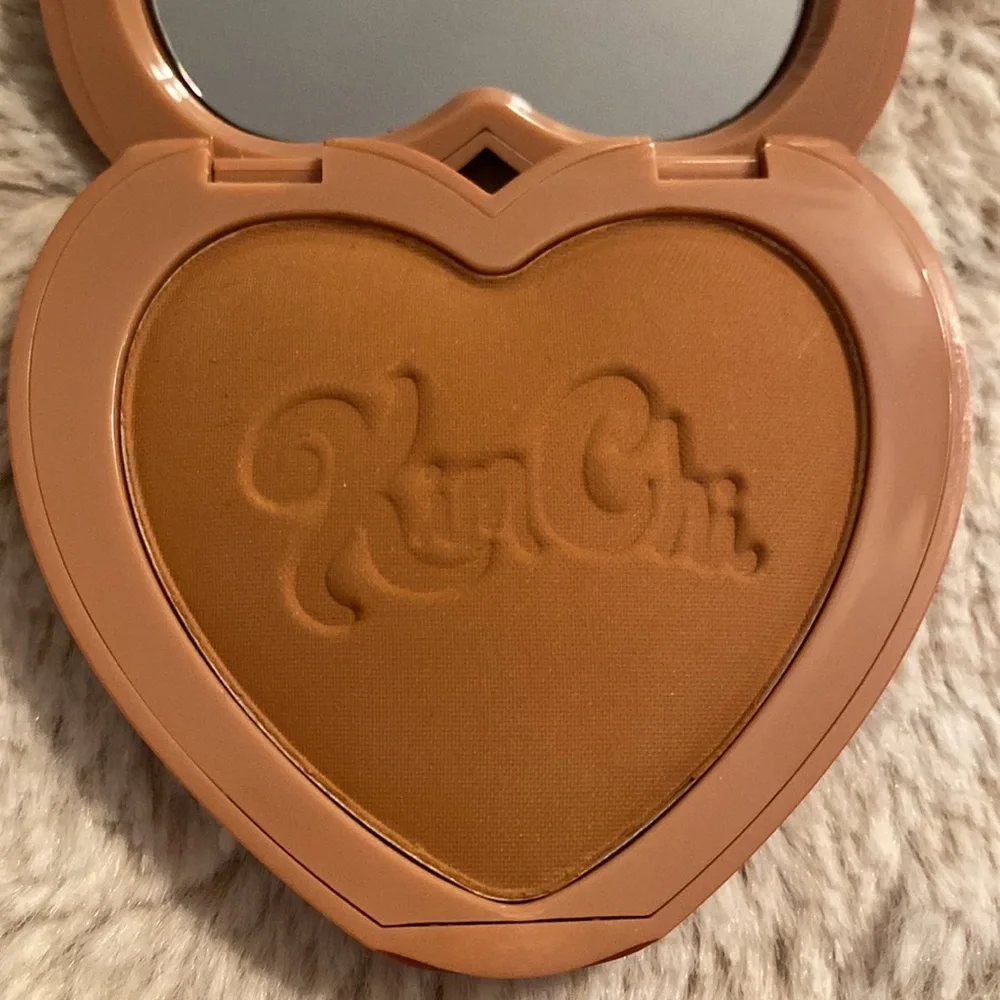 NIB KimChi Chic 04 I Went to Miami Bronzer